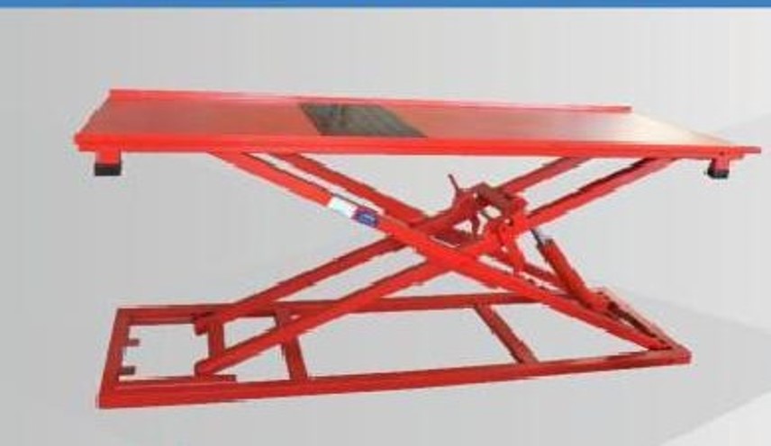 Hydraulic vehicle lifting table